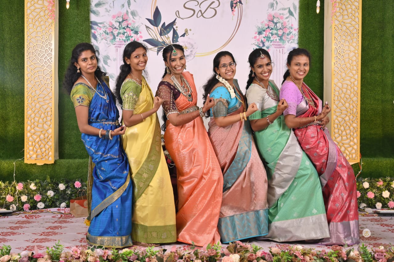 Guests celebrating on the Karu stage
